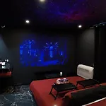 Cinema Prive Centre & King Size *