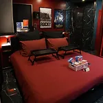 Cinema Prive Centre & King Size Apartmán