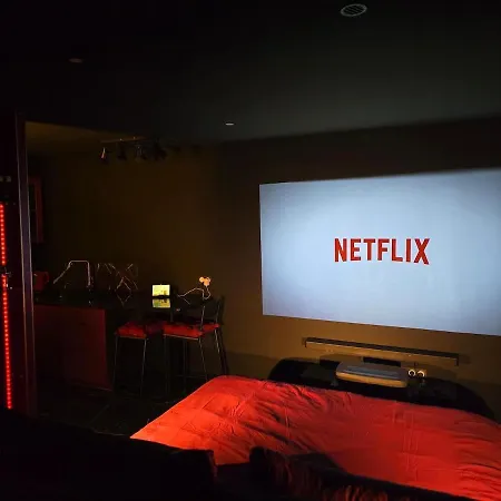 Cinema Prive Centre & King Size