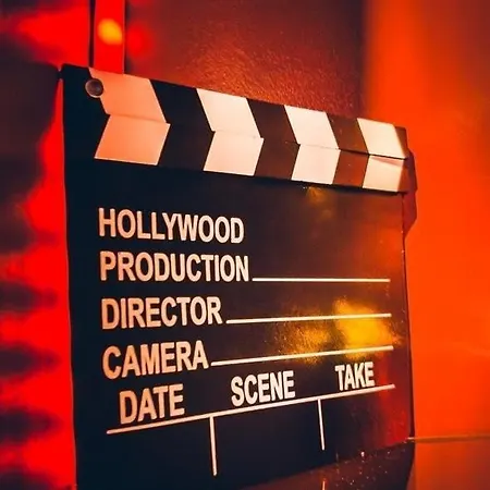 Cinema Prive Centre & King Size Διαμέρισμα Ναρμπόν
