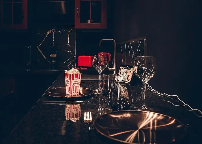 Cinema Prive Centre & King Size Apartament *