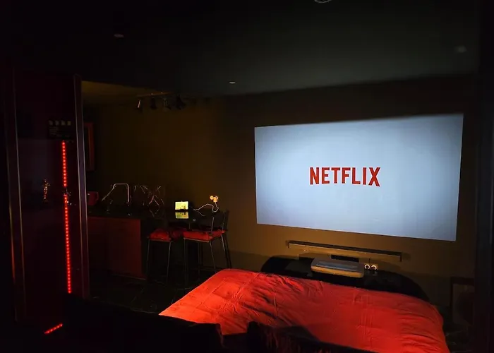 Cinema Prive Centre & King Size