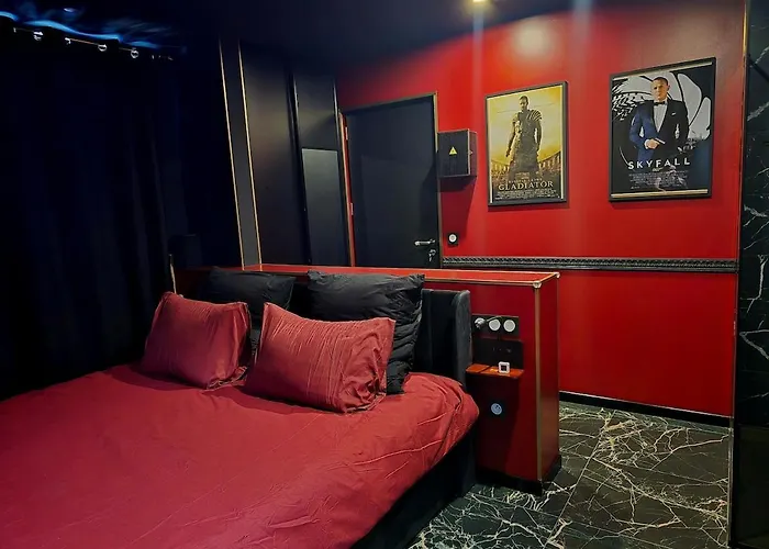 Cinema Prive Centre & King Size Apartament Narbona