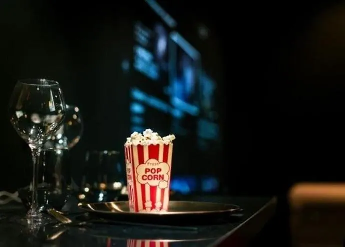 Cinema Prive Centre & King Size