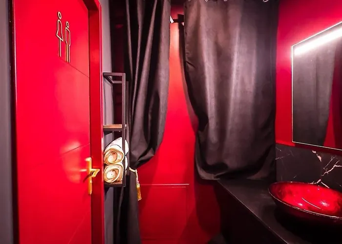 Διαμέρισμα Cinema Prive Centre & King Size Ναρμπόν